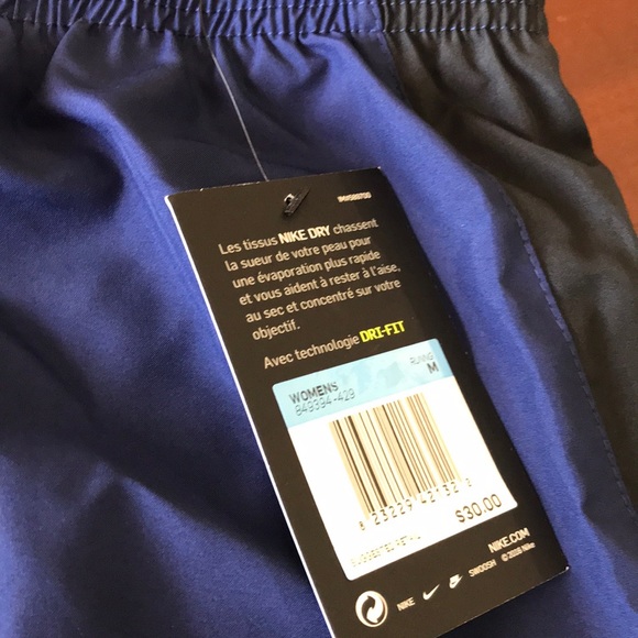 Brand new nike shorts - Picture 3 of 3